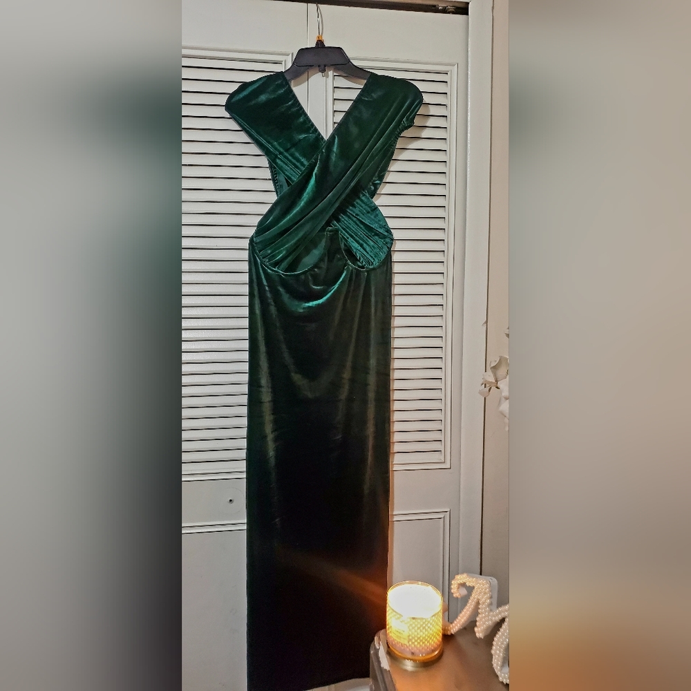 Green Velvet dress by pretty little things